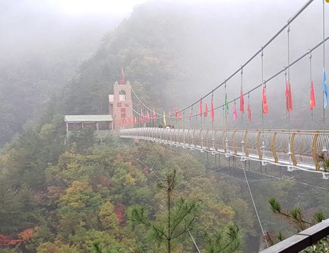 Glassbroen ved Luonan